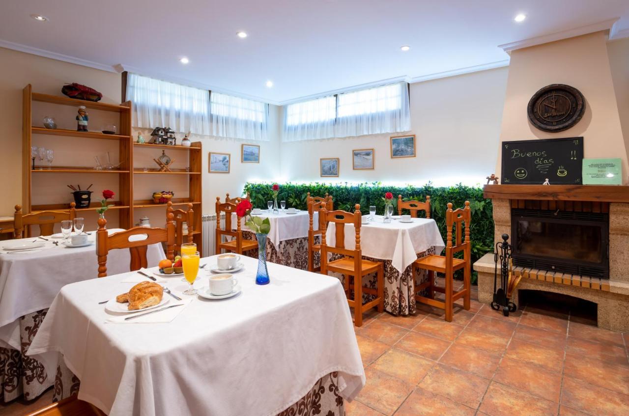 Posada El Trasmerano อาร์โกโญส ภายนอก รูปภาพ